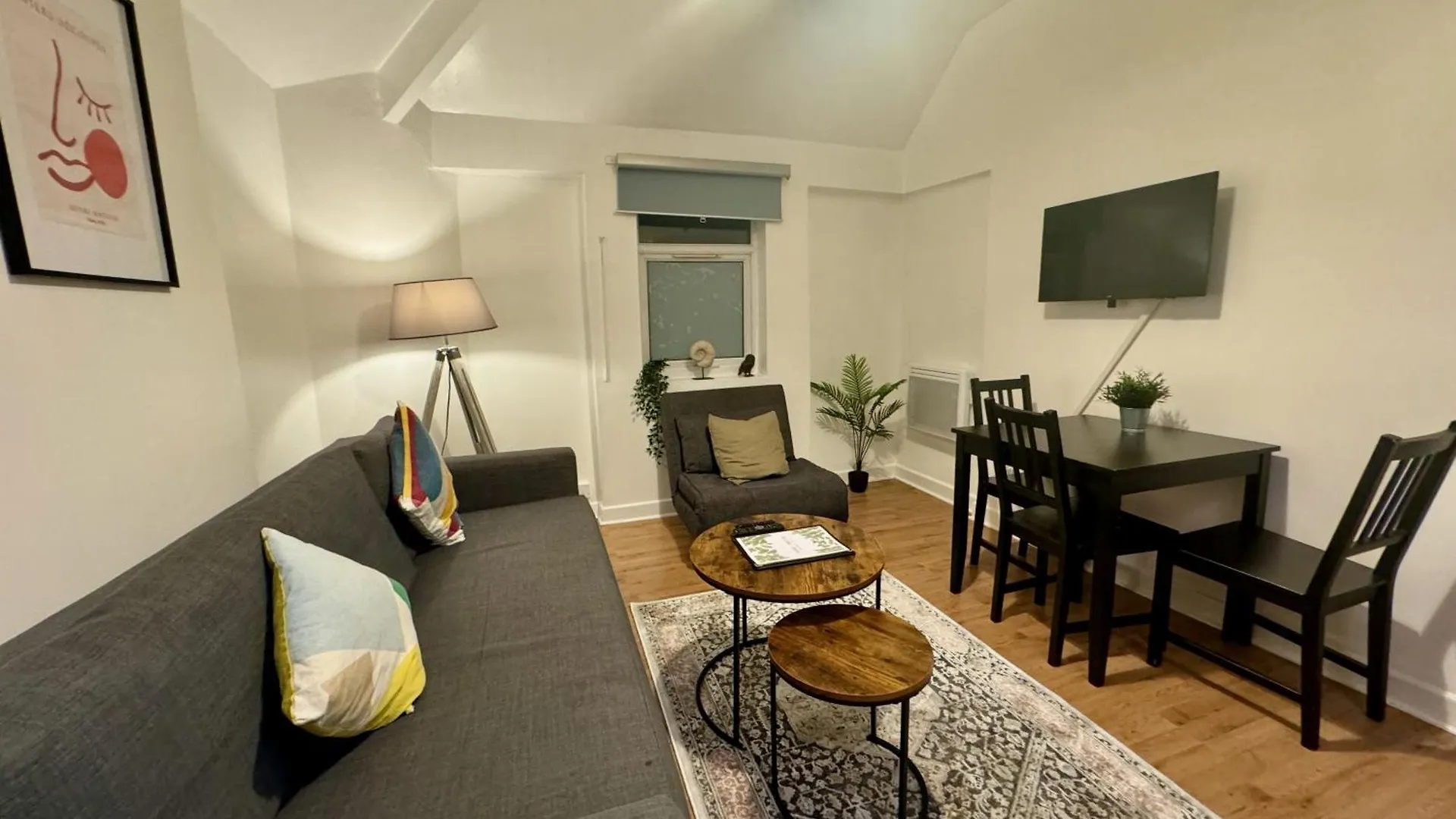 Апартаменты Space For Groups, 10 Mins From Centre With Parking! Кардифф Великобритания