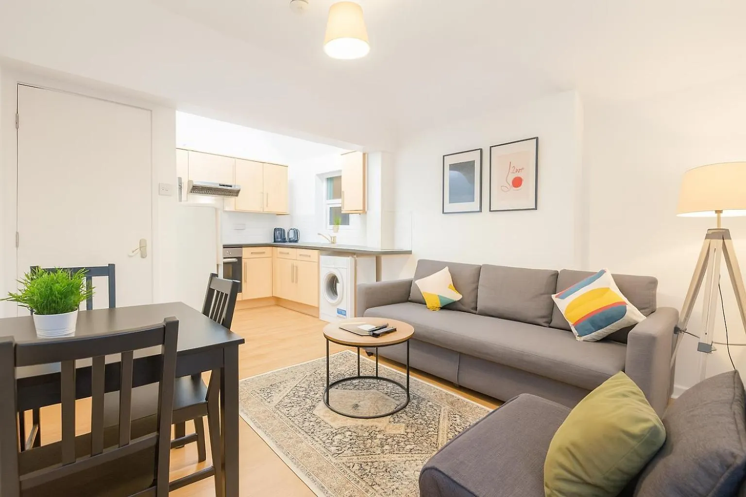 Space For Groups, 10 Mins From Centre With Parking! Кардифф